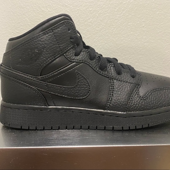 (GS) Black Air Jordan 1 mids - Picture 3 of 4